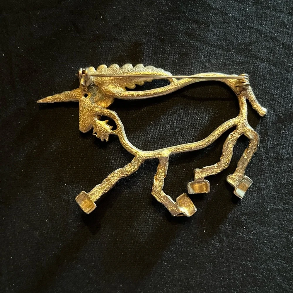 N/A abstract goldtone